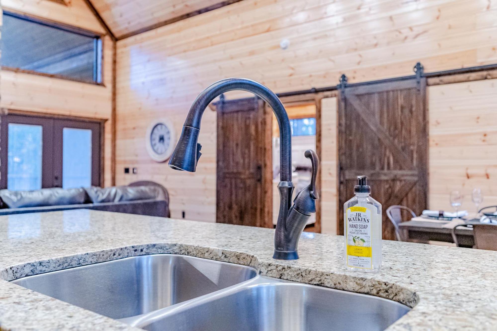 The Luxurious Blue Sky Lodge Is Epic! Broken Bow Dış mekan fotoğraf